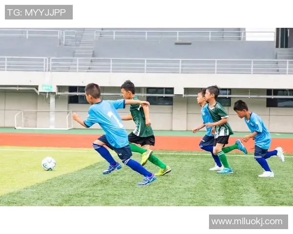 竞技足球：从战术创新到球员心理调适，全面解析现代足球发展趋势